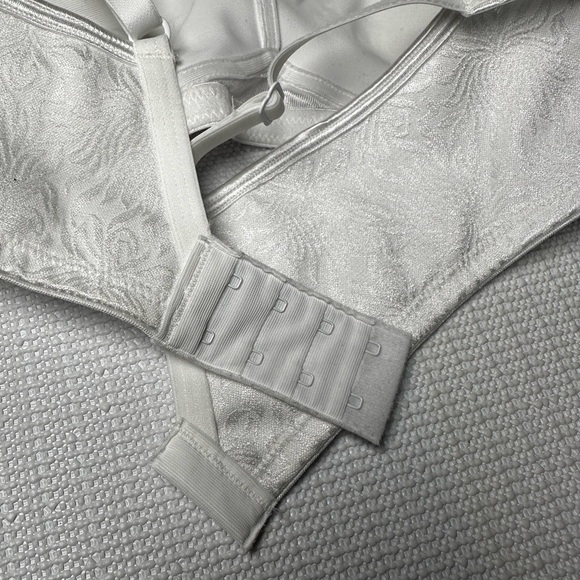 Playtex 18 Hour Full Figure Coverage Stylish Support Lined Wireless Bra 38B - Picture 7 of 10